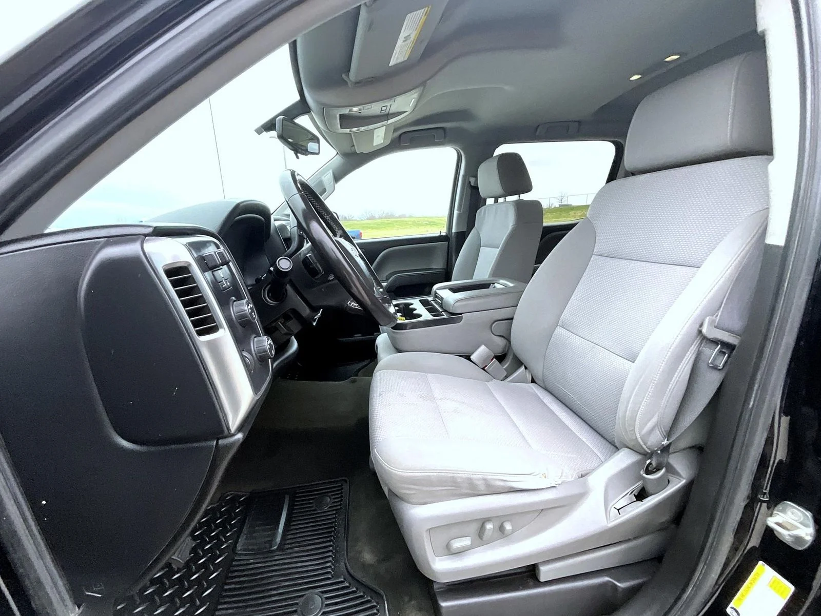 Used 2018 Black Chevrolet LT image 10