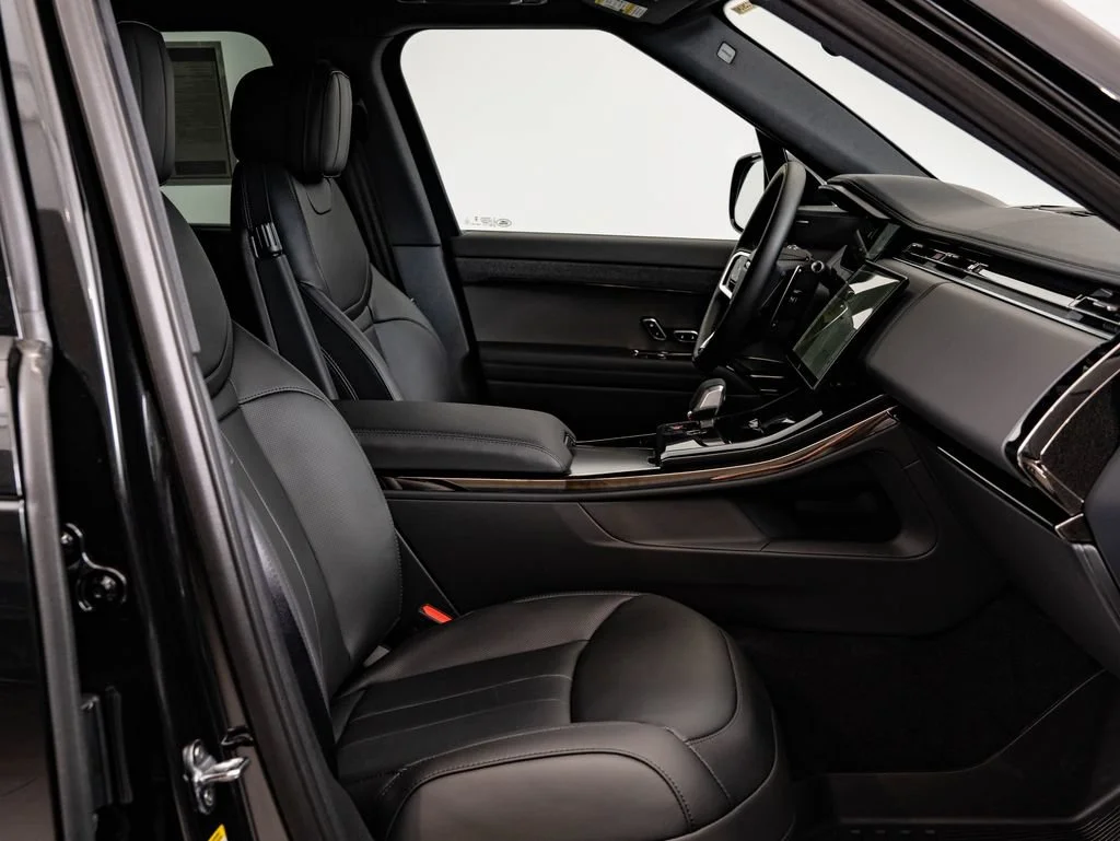 New 2026 Santorini Black Land Rover SE image 25
