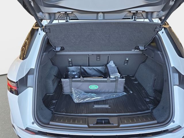 New 2026 Fuji White Land Rover S image 10