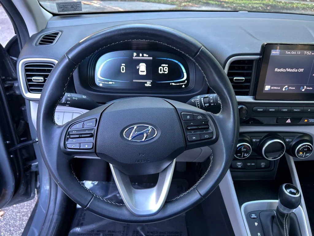 Used 2024 Gray Hyundai SEL image 22