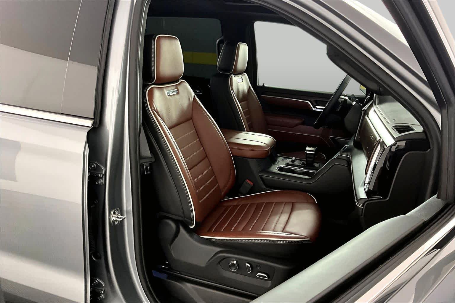 Used 2026 Sterling Metallic GMC Denali Ultimate image 9