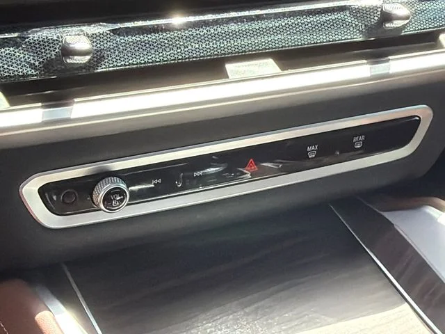 Used 2024 Black BMW xDrive40i image 27