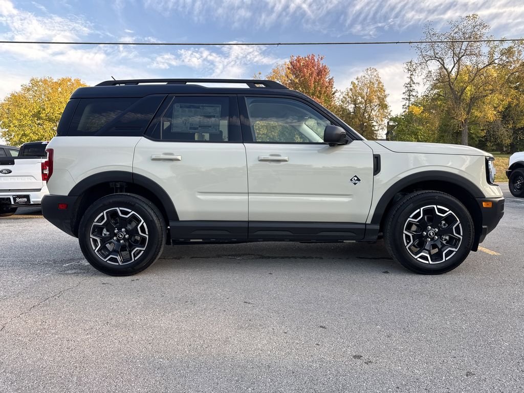 2025 Ford Bronco Outer Banks photo 4