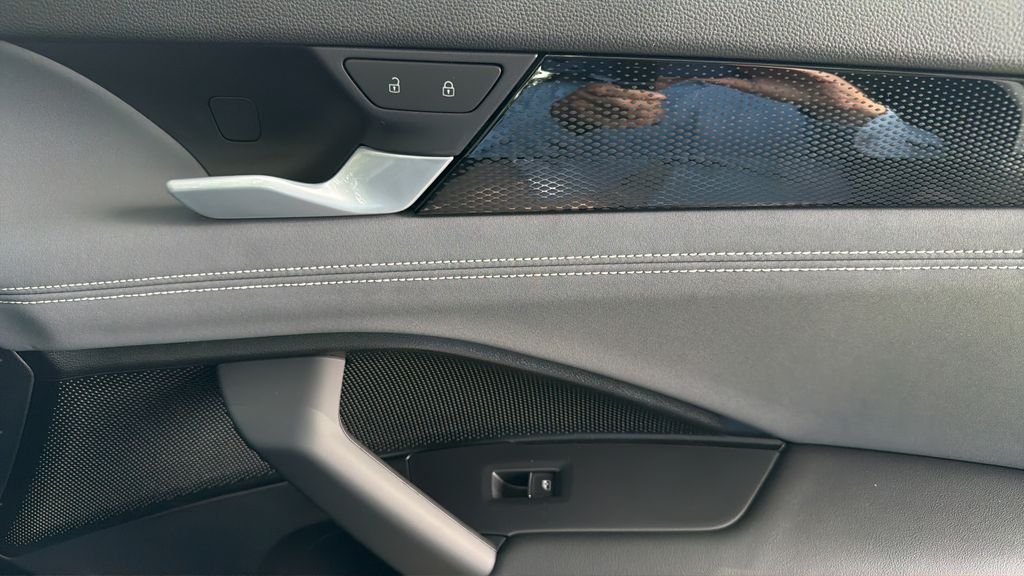 New 2026 Deep Black Pearl Volkswagen 2.0T SE image 12