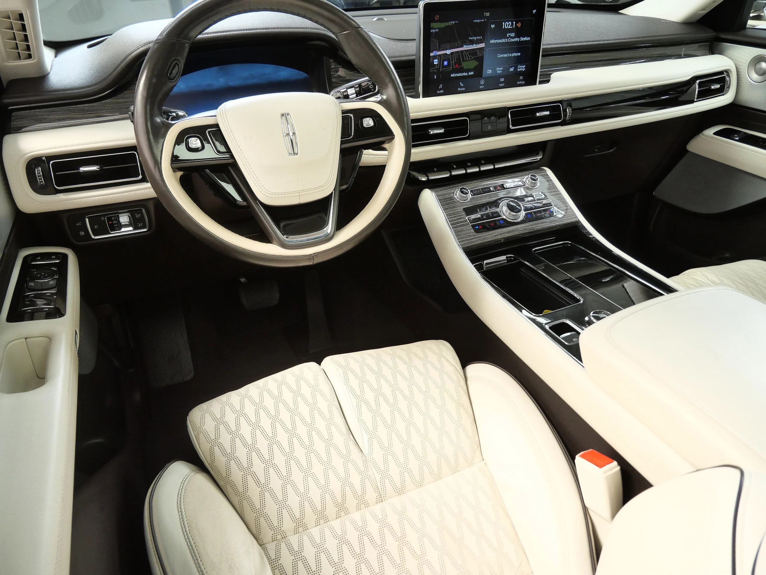 Used 2021 Lincoln Aviator Black Label Grand Touring with VIN 5LMYJ9YY5MNL02108 for sale in Minnetonka, Minnesota