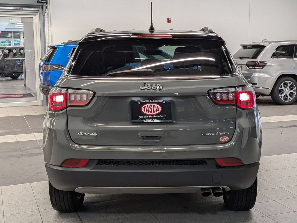 Used 2022 Gray Jeep Limited image 4