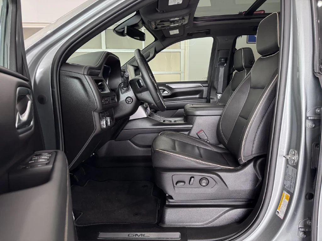 2023 GMC Yukon XL SLT - Photo 13