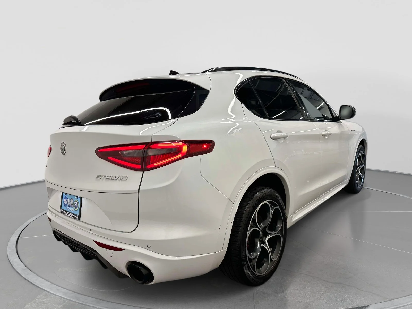 Used 2022 Alfa White Alfa Romeo Veloce image 2