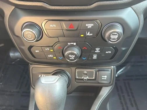 Used 2021 Silver Jeep Sport image 17