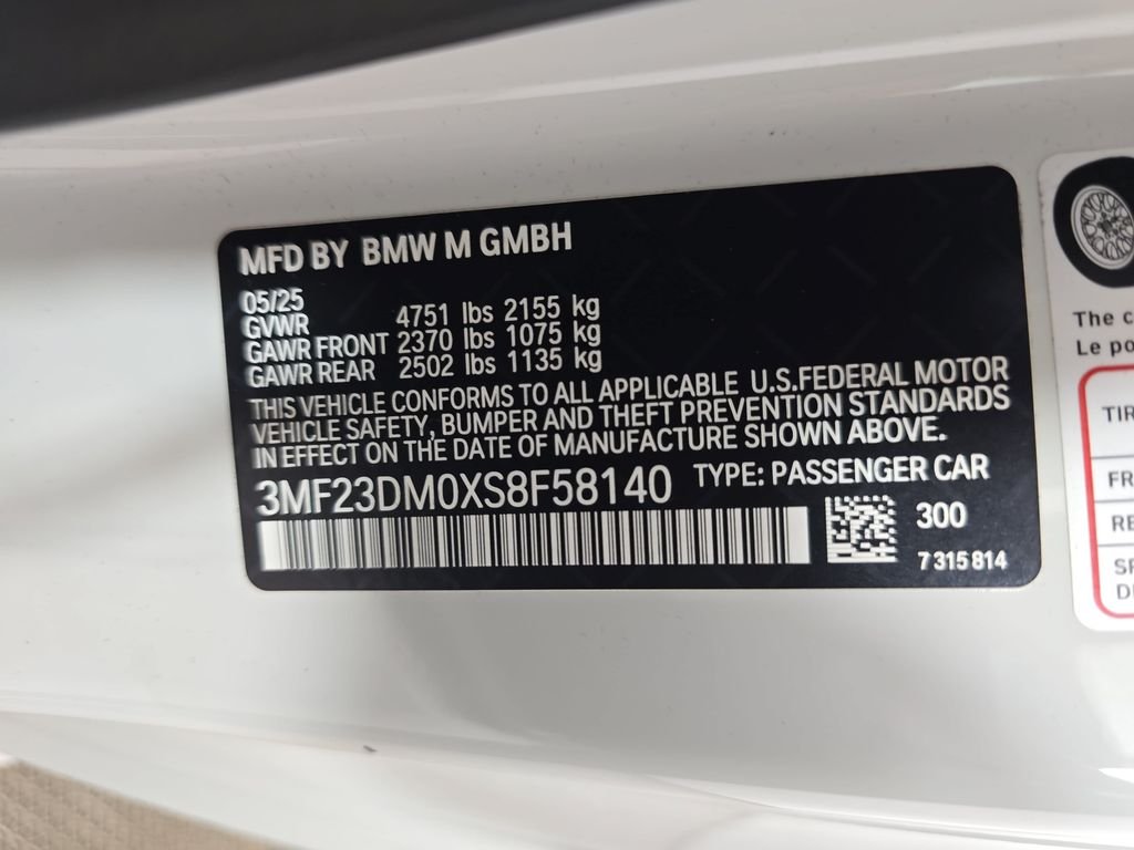 Used 2025 Alpine White BMW  image 31