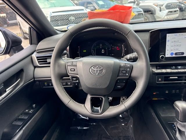 2025 Toyota Camry SE - Photo 17