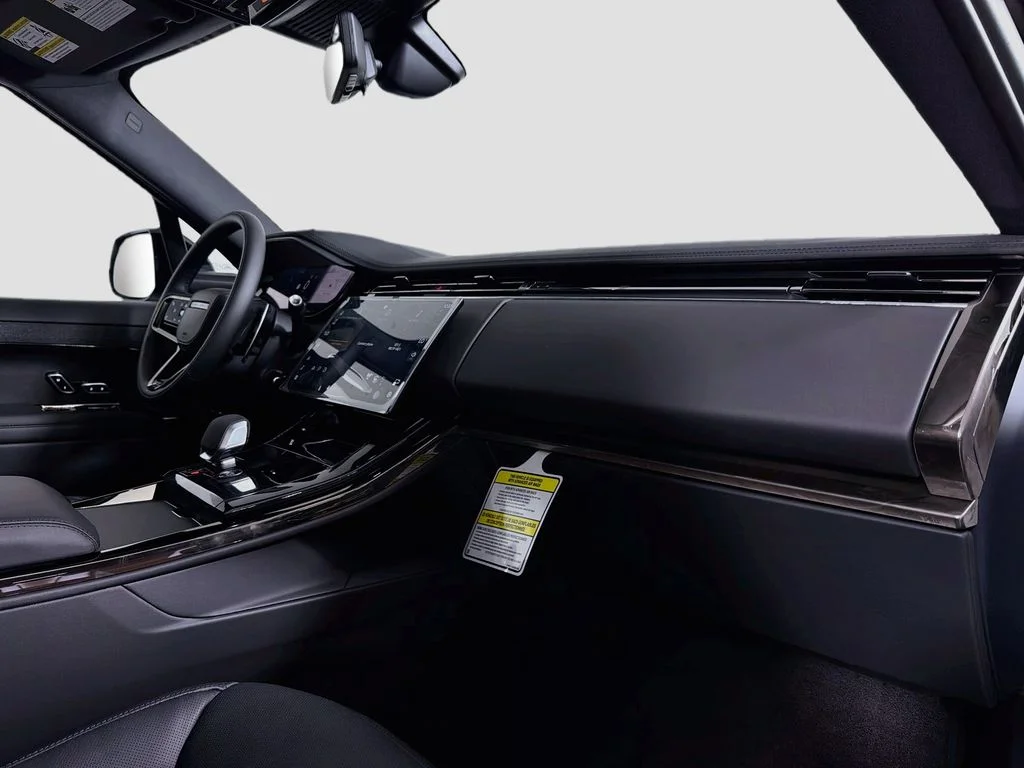 New 2027 Santorini Black Land Rover Dynamic SE image 31