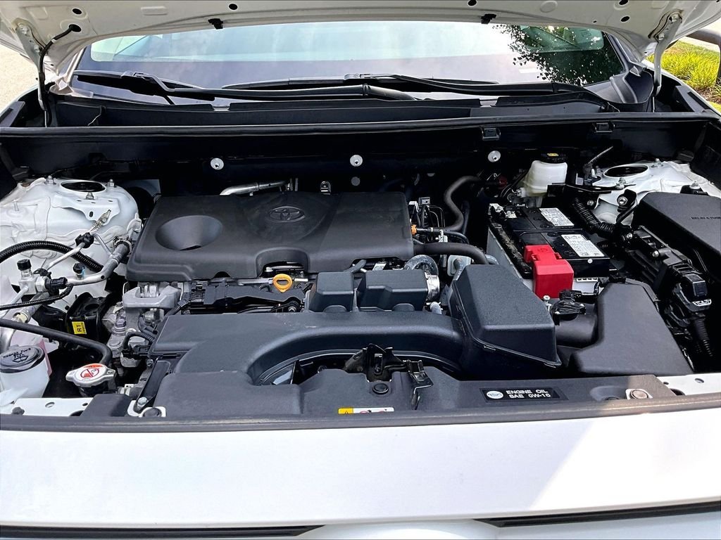 Used 2025 White Toyota XLE image 29