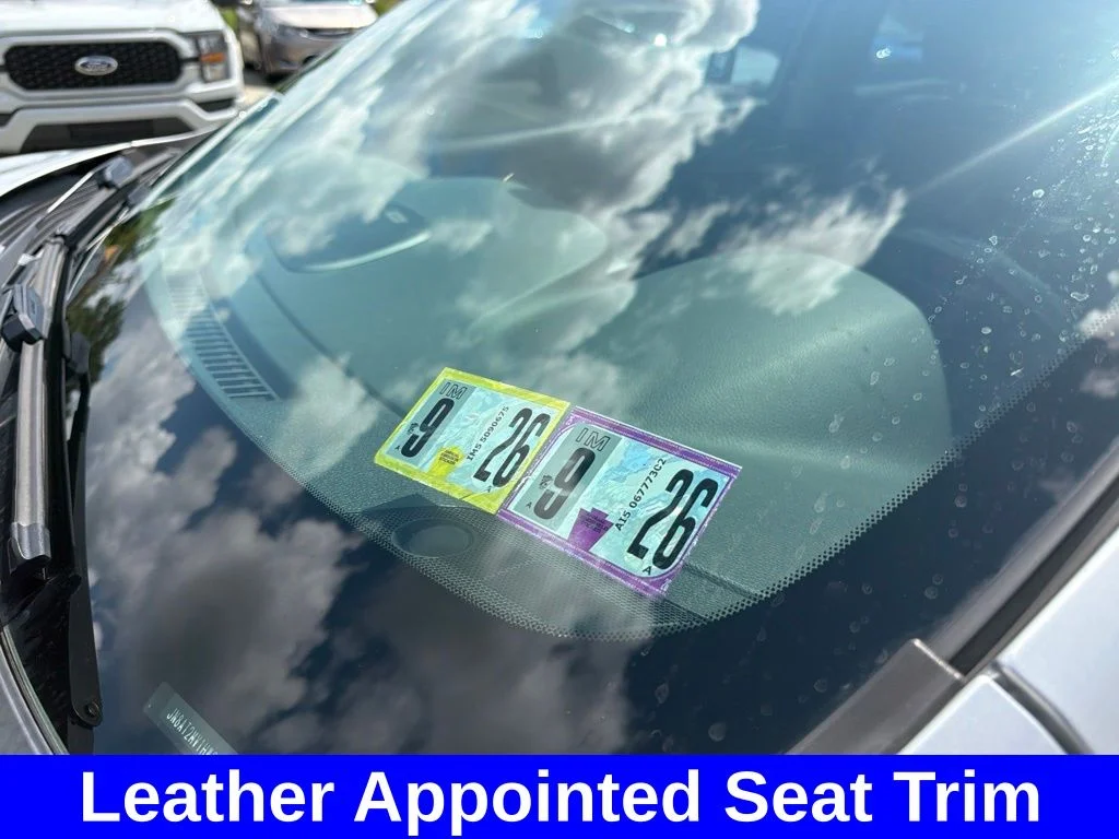 Used 2017 Silver Nissan SL image 15