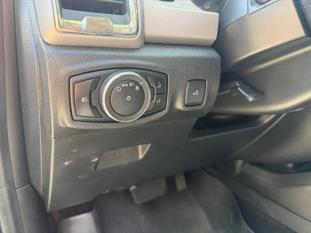 Used 2023 White Ford XLT image 19