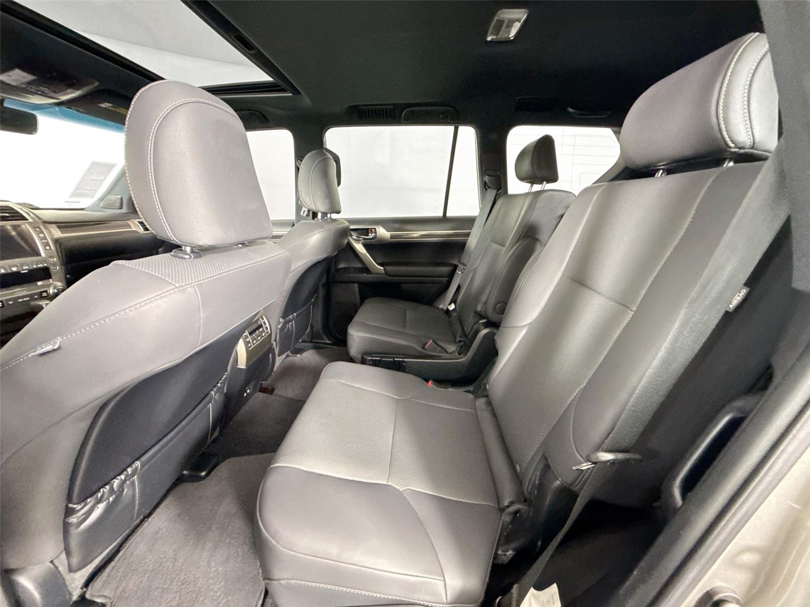 Used 2021 Atomic Silver Lexus GX 460 Premium image 30