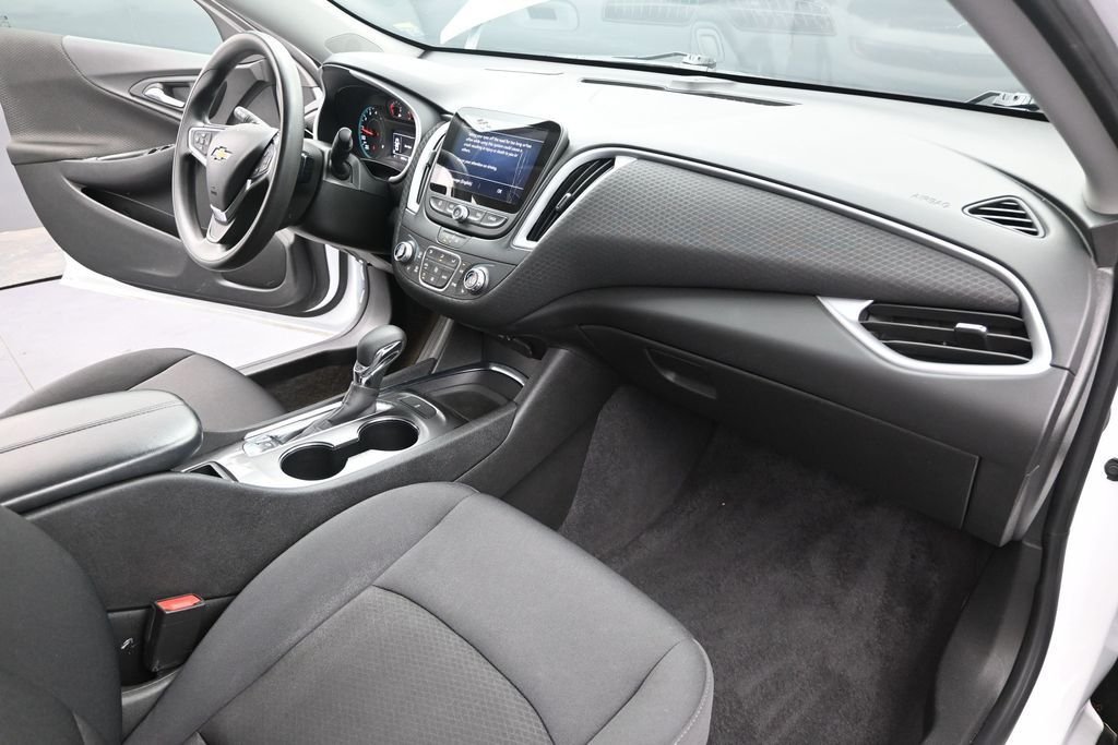 Used 2023 White Chevrolet LT image 28
