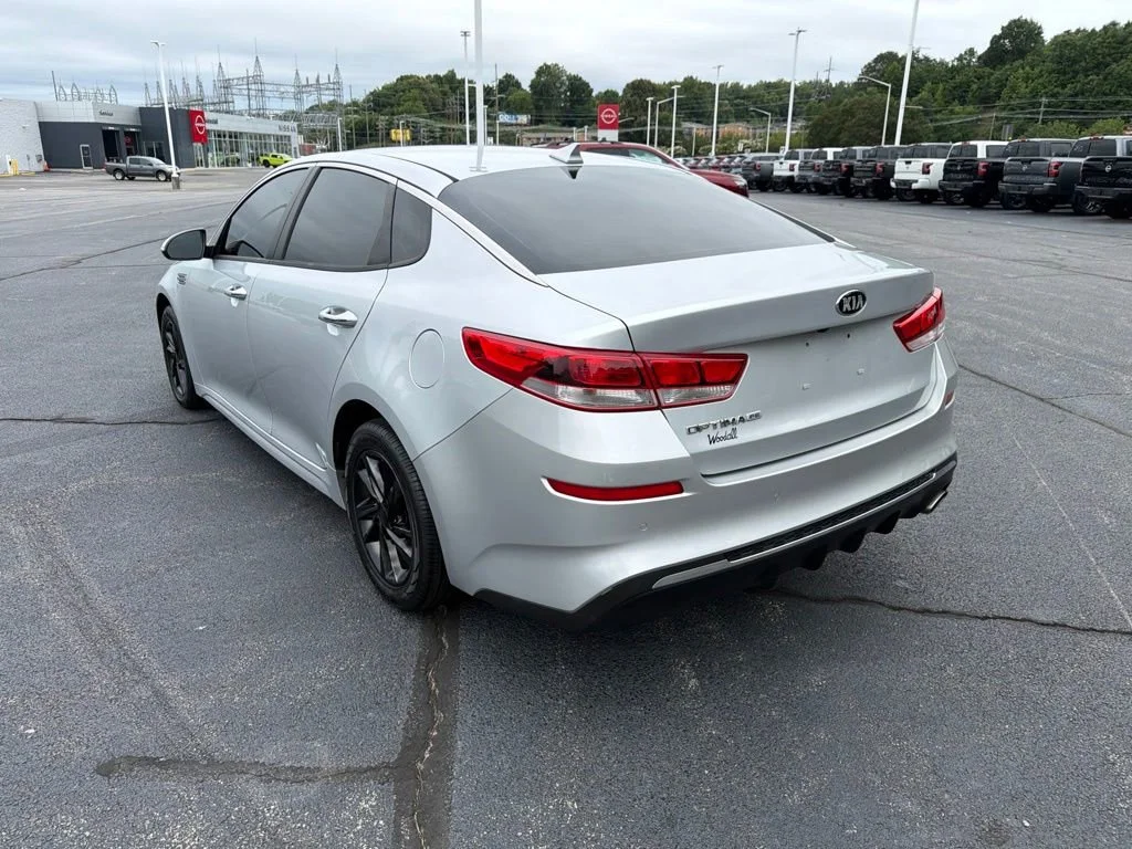 Used 2020 Sparkling Silver Kia LX image 5