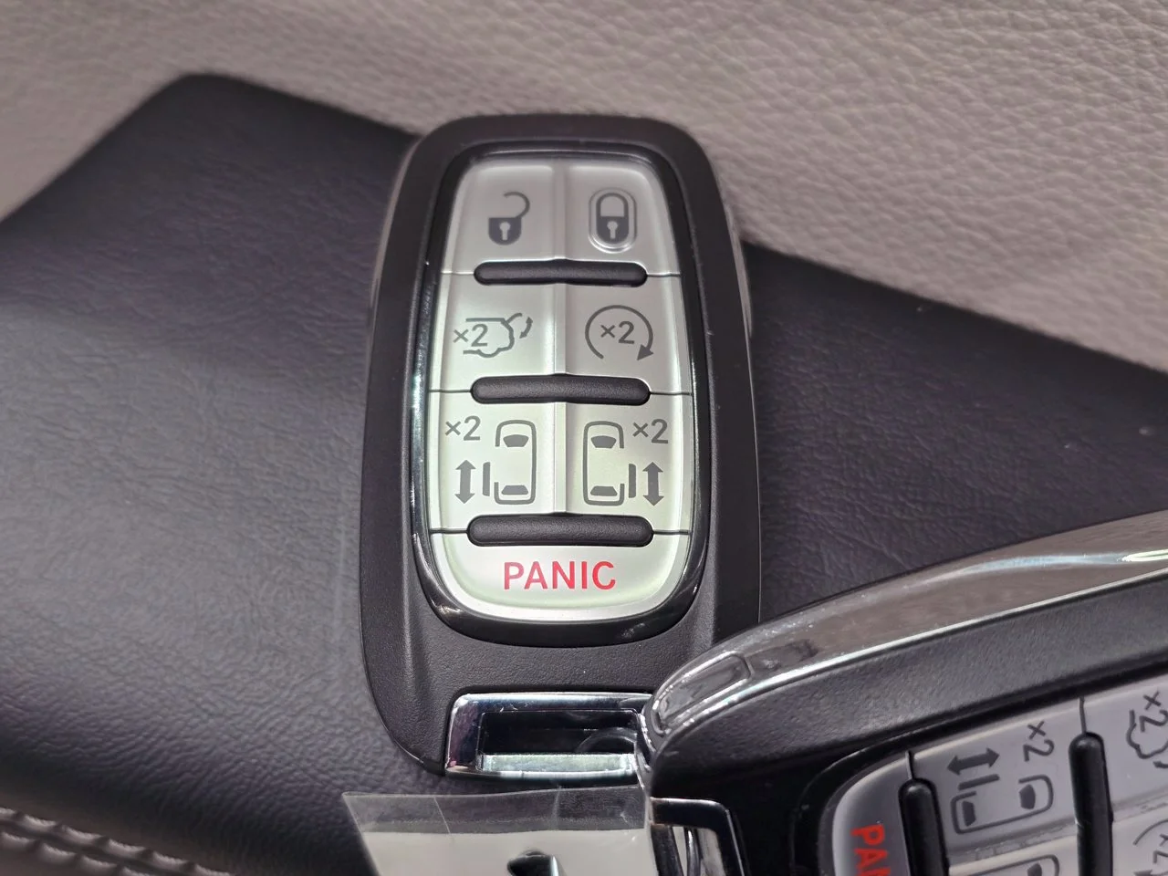 Used 2023 Silver Mist Clearcoat Chrysler LX image 23