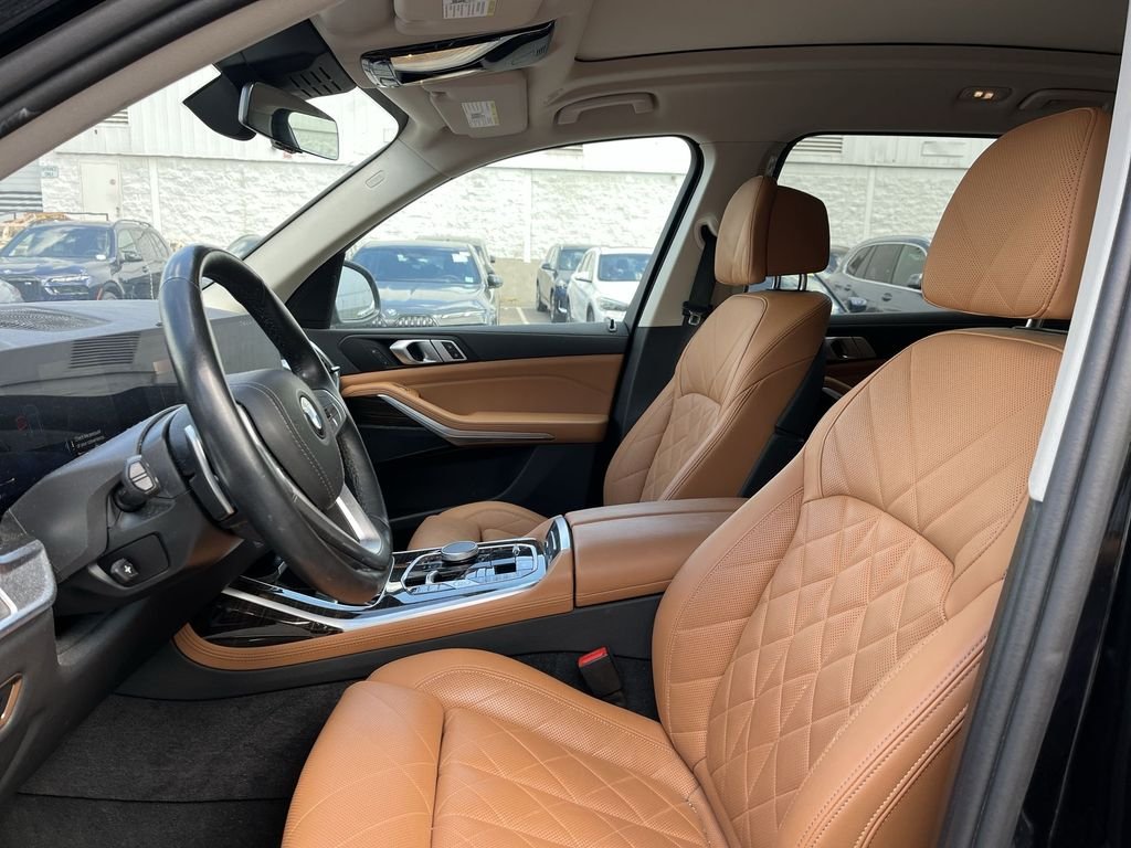 Certified Used 2024 Black BMW xDrive40i image 10