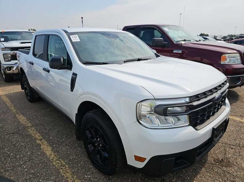 Used 2024 Oxford White Ford XLT image 2