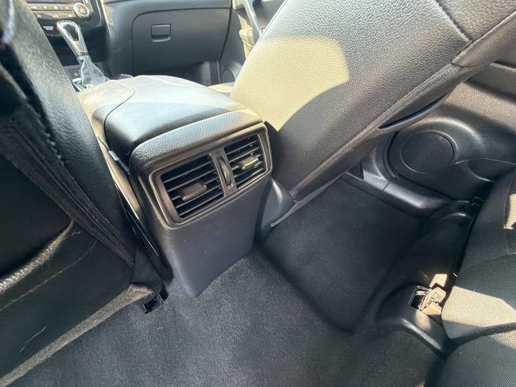 Certified Used 2020 White Nissan SL image 23