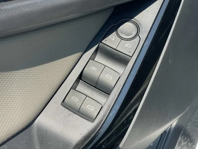 2027 Chevrolet Equinox LT - Photo 17