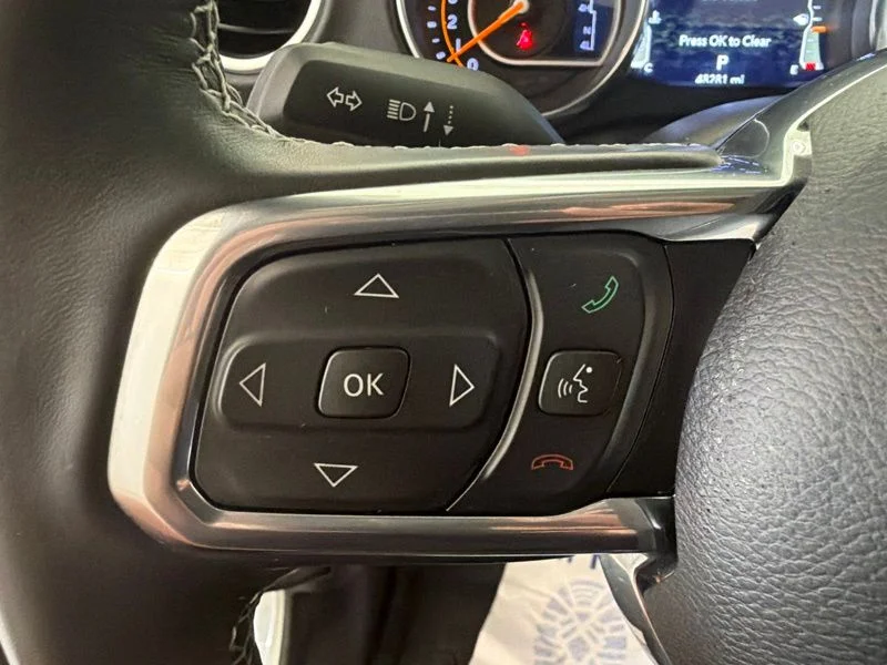 Used 2022 Silver Jeep Overland image 17