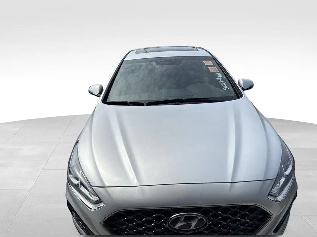 Used 2019 Silver Hyundai Sport image 13