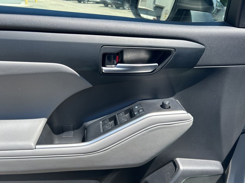 Used 2021 Silver Toyota XLE image 15