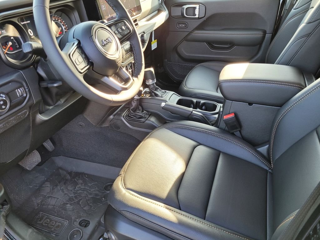 2026 Jeep Gladiator Sahara - Photo 8