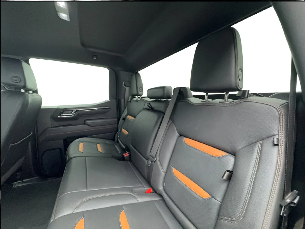 Used 2025 White GMC AT4 image 29