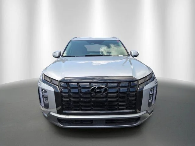 Used 2025 Silver Hyundai SEL image 6