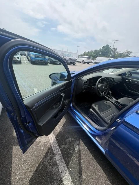 Used 2024 Blue Volkswagen 1.5T SE image 3