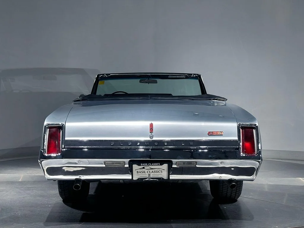Used 1966 Silver Oldsmobile  image 32