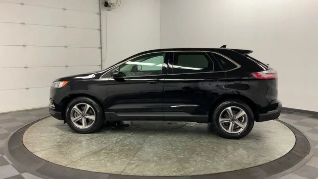 Used 2020 Black Ford SEL image 5