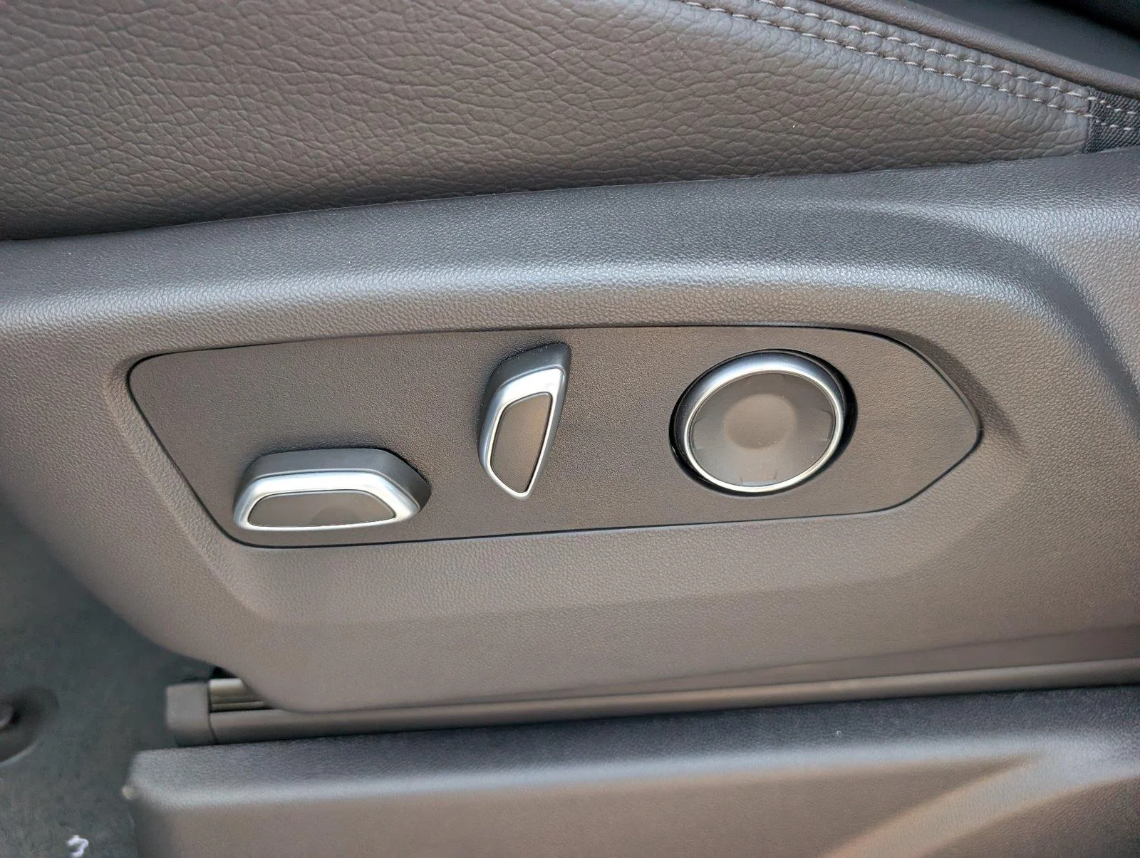 New 2026 Titanium Rush Metallic GMC Denali image 15