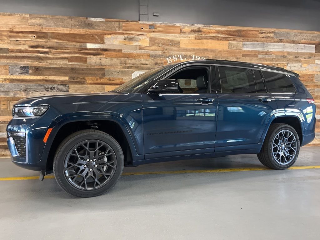 New 2026 Fathom Blue Pearl-Coat Exterior Paint Jeep Summit image 16