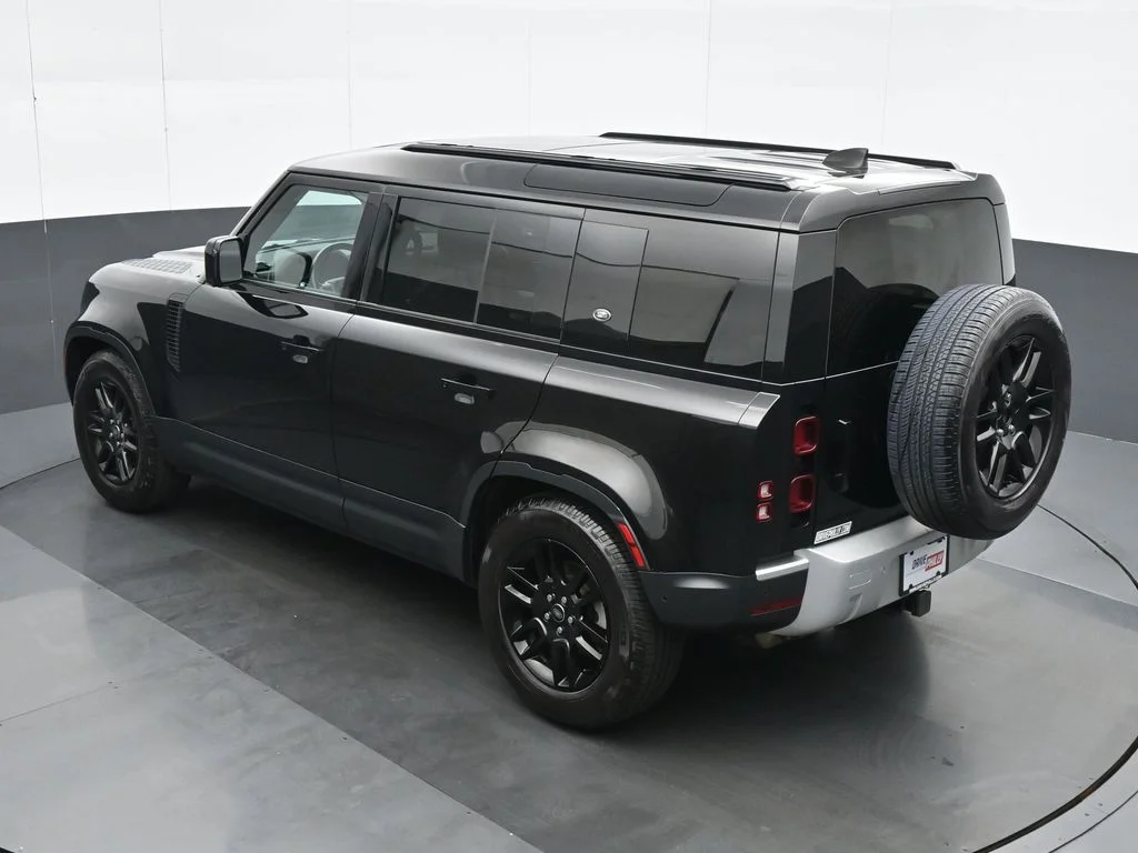 Used 2024 Black Land Rover S image 19