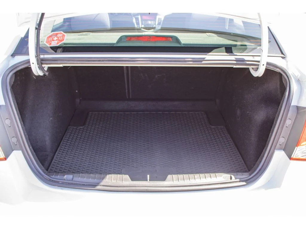 Used 2015 Summit White Chevrolet LS image 12