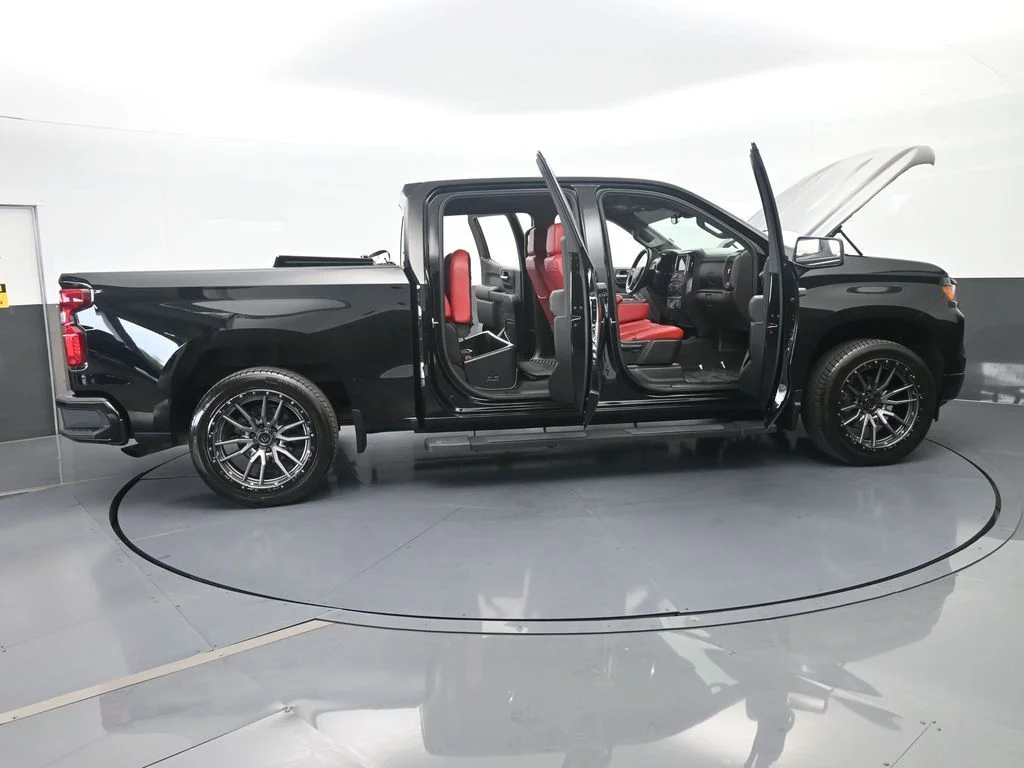 Used 2022 Black Chevrolet Custom image 71