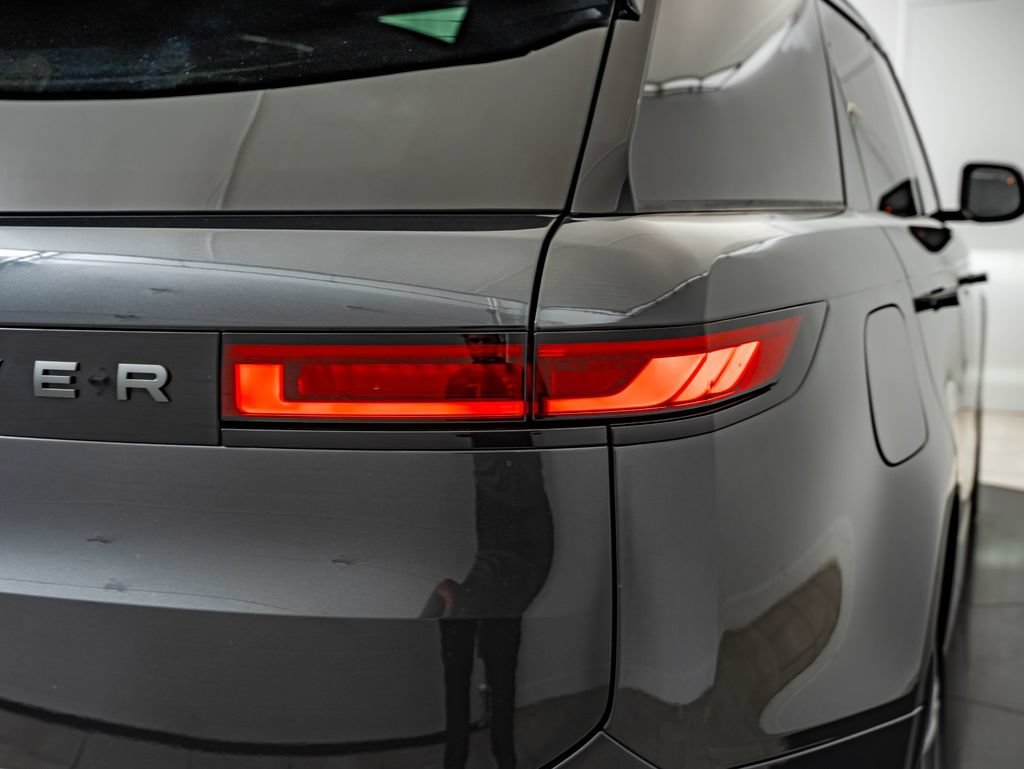 New 2026 Carpathian Grey Land Rover Dynamic SE image 15
