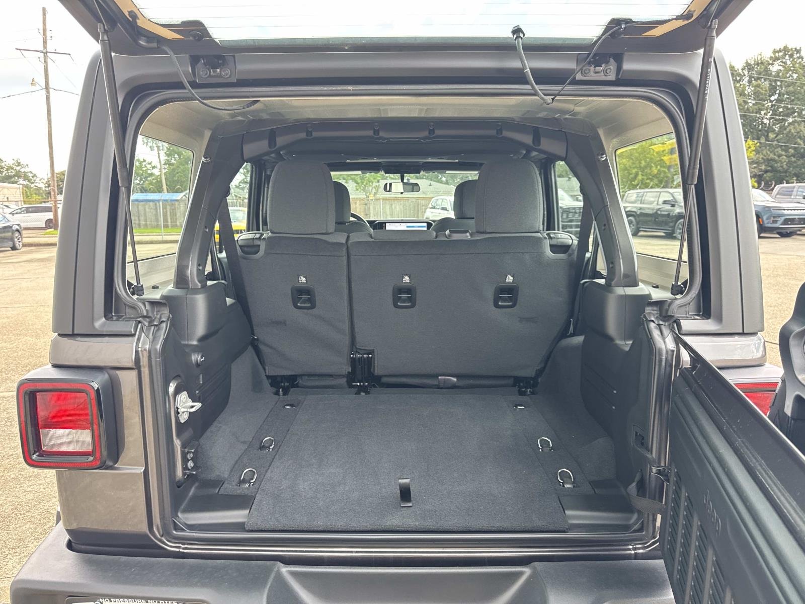 New 2026 Granite Crystal Metallic Clearcoat Jeep Sport image 6
