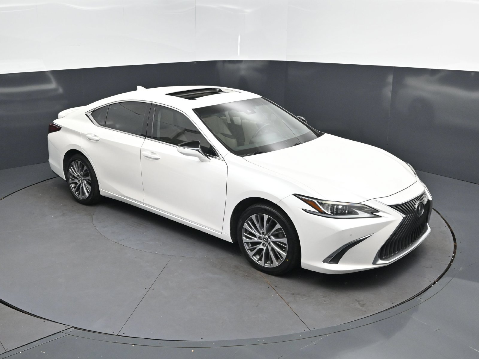 2021 Lexus ES 350 - Photo 36
