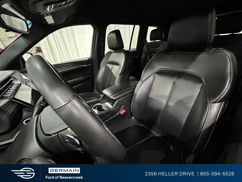Used 2024 Velvet Jeep Limited image 24