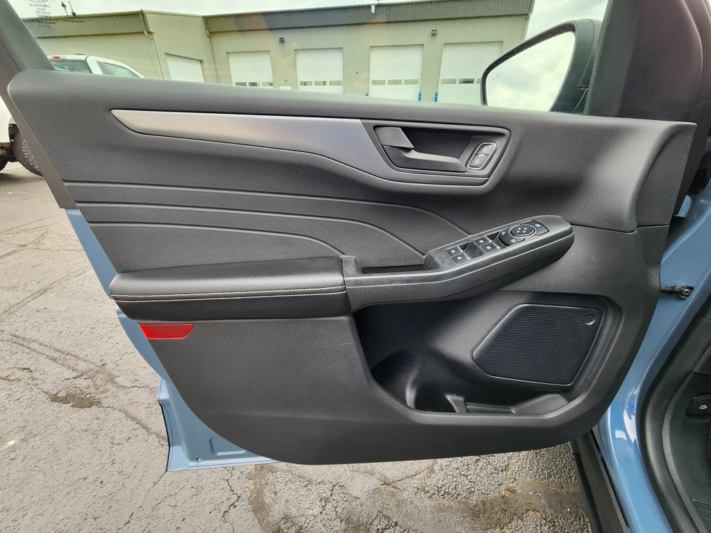 Used 2023 Vapor Blue Metallic Ford Active image 13