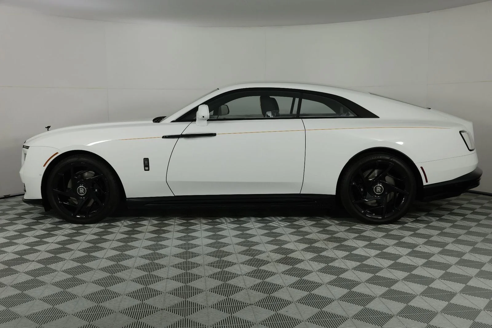 New 2025 Arctic White Rolls-Royce Black Badge image 2