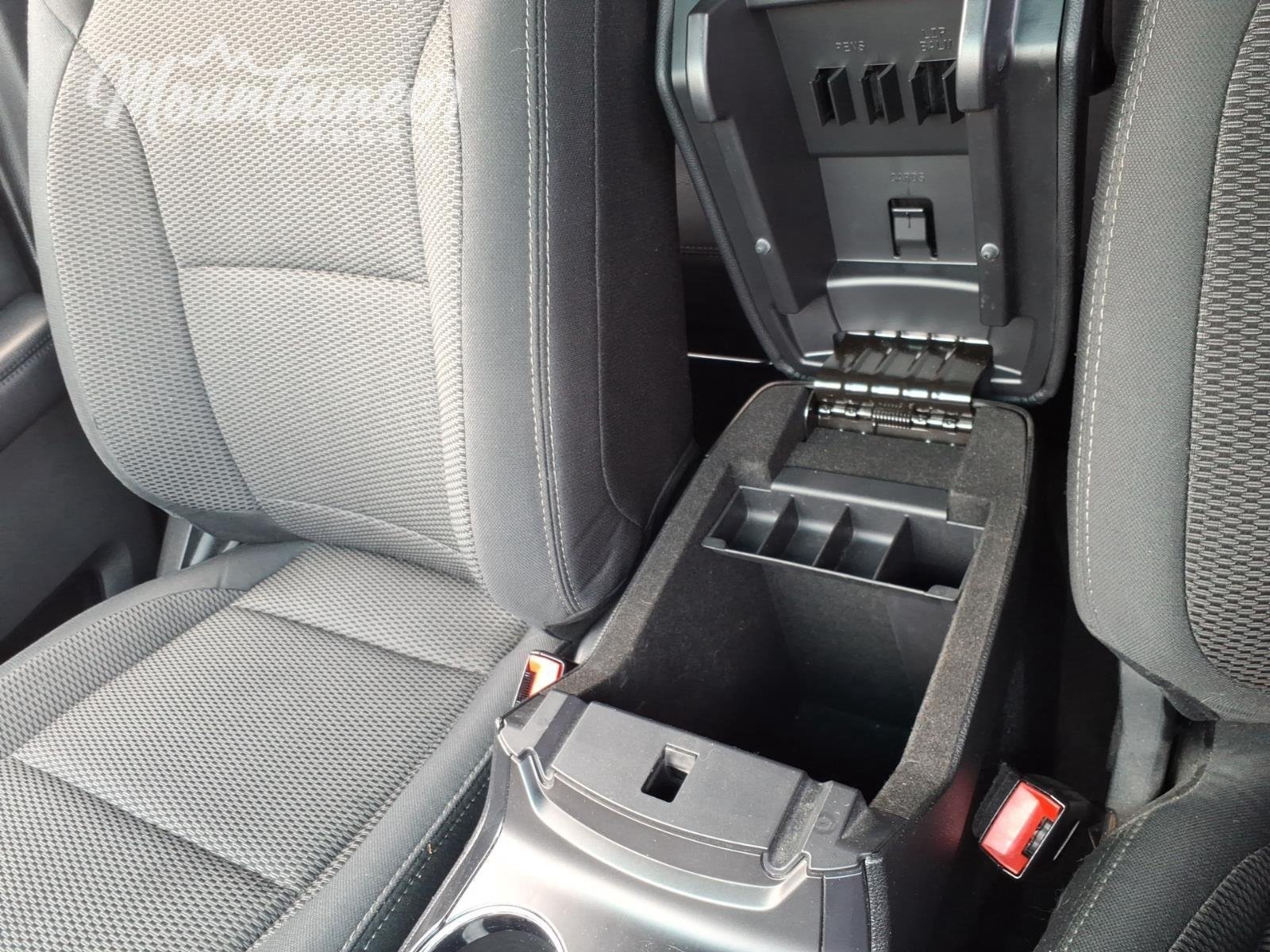 Used 2017 White Gold Ford XLT image 39