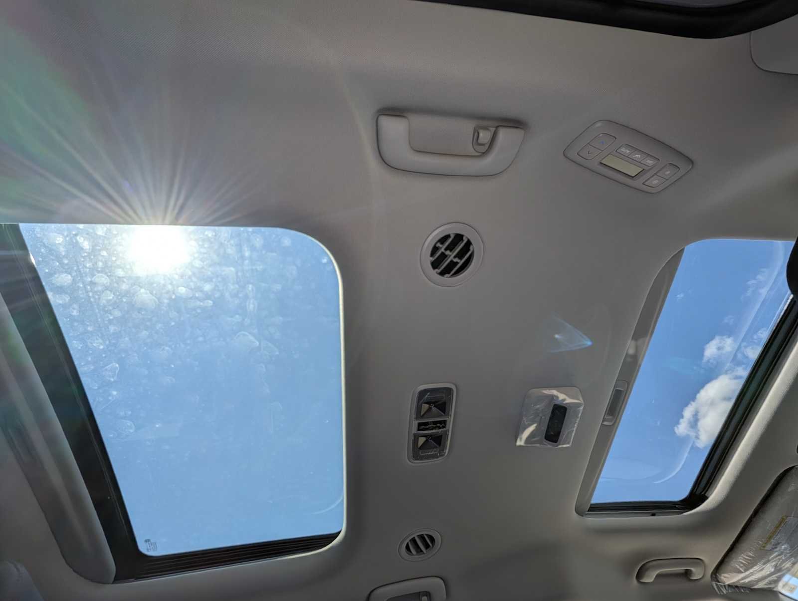 New 2027 Ceramic Silver Kia SX image 15