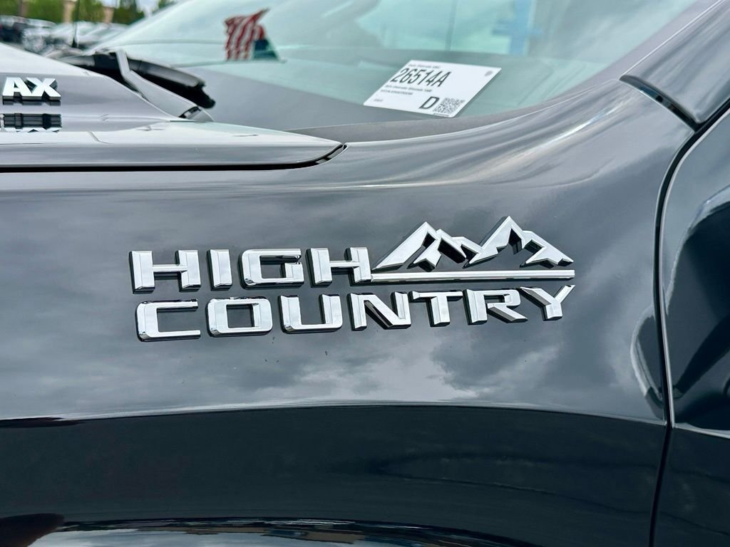 Used 2025 Black Chevrolet High Country image 10